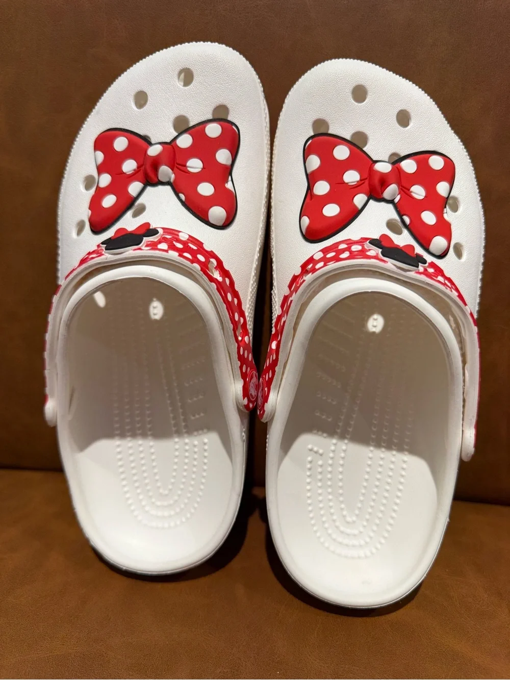 CROCS X Disney Minnie Mouse Junior Size Clogs w/Red Polka Dot Bow Accent - NWOT